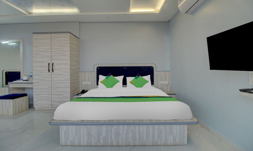 Treebo Trend Jeevan Village Premium Double Room 6