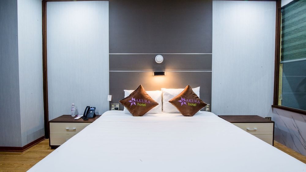 Sakura Hotel Deluxe Triple Room 4