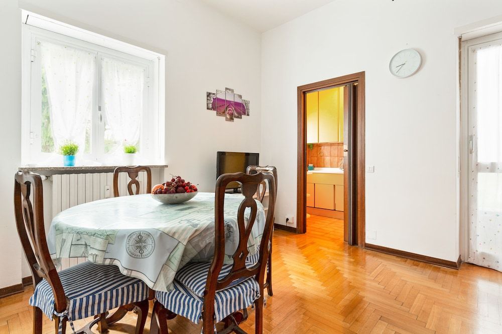 undefined Bright Flat With Shared Garden 6