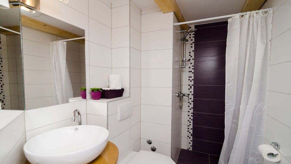 Lavender Garden Apartments Studio, Ground Floor 5