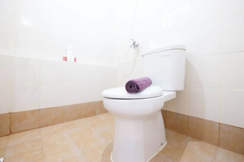 Bassura City Apartment Connect to Swimming Pool Room 4