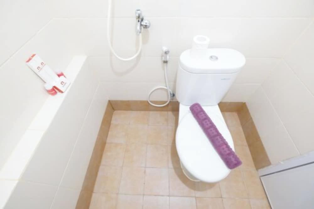 Bassura City Apartment Connect to Swimming Pool Room 5