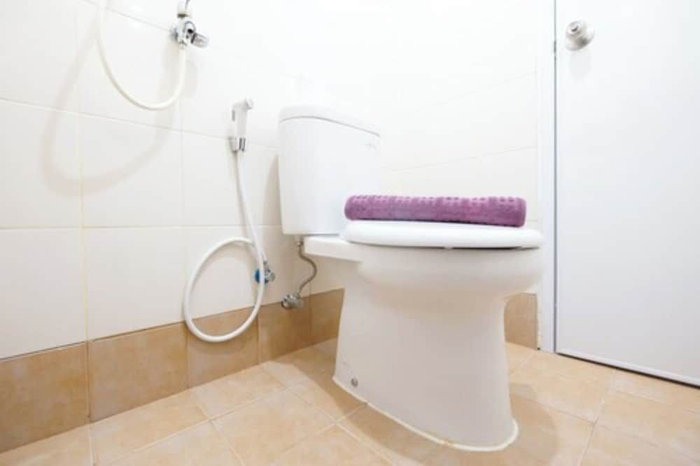 Bassura City Apartment Connect to Swimming Pool Room 6