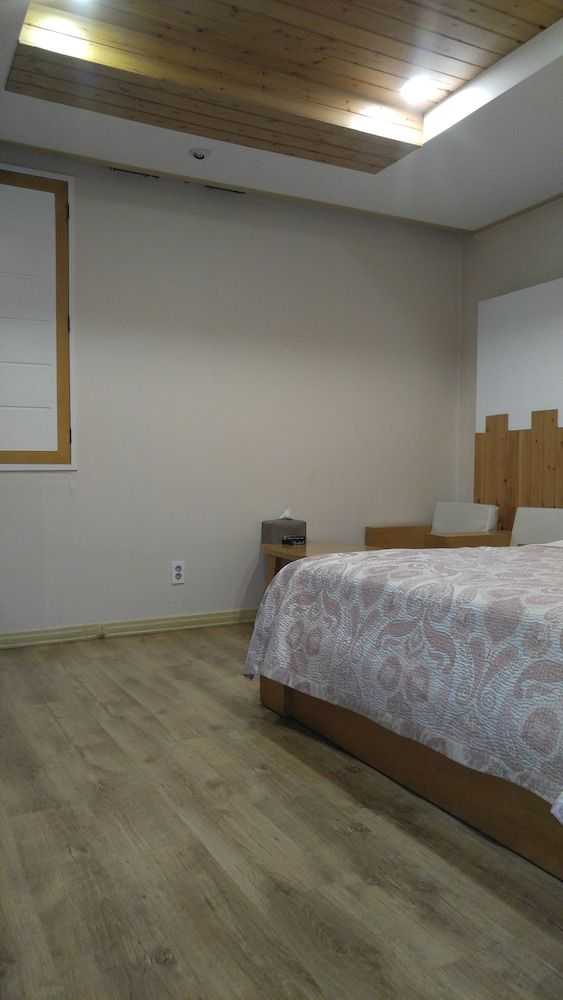 Odyssey  Hotel Standard Room 5