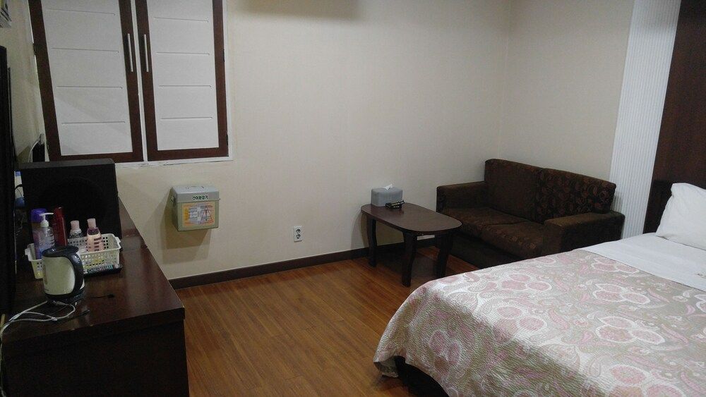 Odyssey  Hotel Standard Room 3