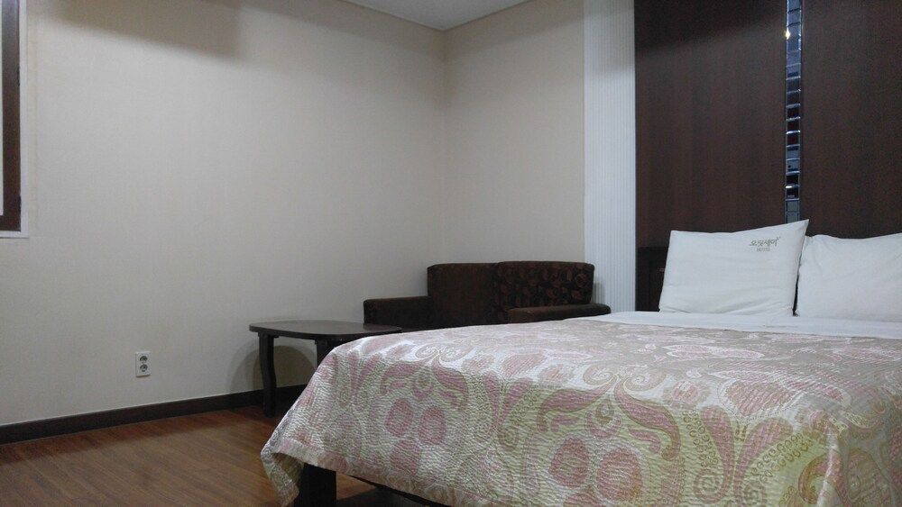 Odyssey  Hotel Standard Room 8