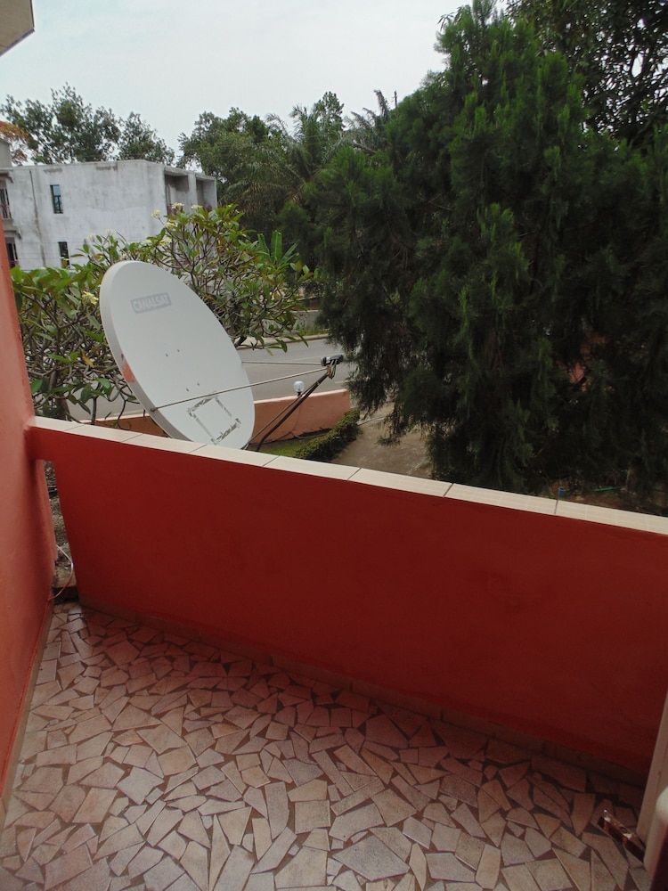 Hôtel Les Polygones Basic Double Room, 1 Queen Bed, City View 3