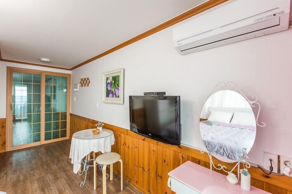 Sora Pension Room (Pink sora) 5