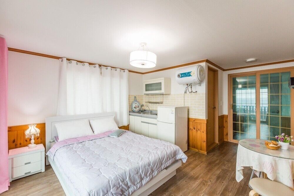 Sora Pension Room (Pink sora) 3