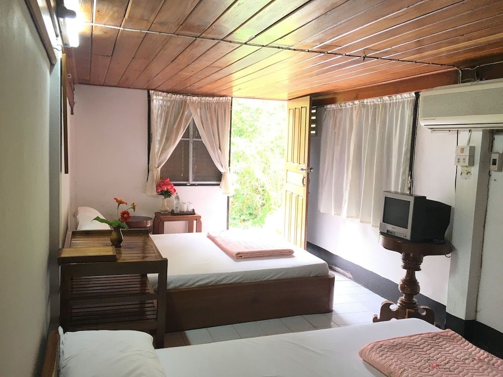 The Creek Garden Resort Huainamrin Bungalow