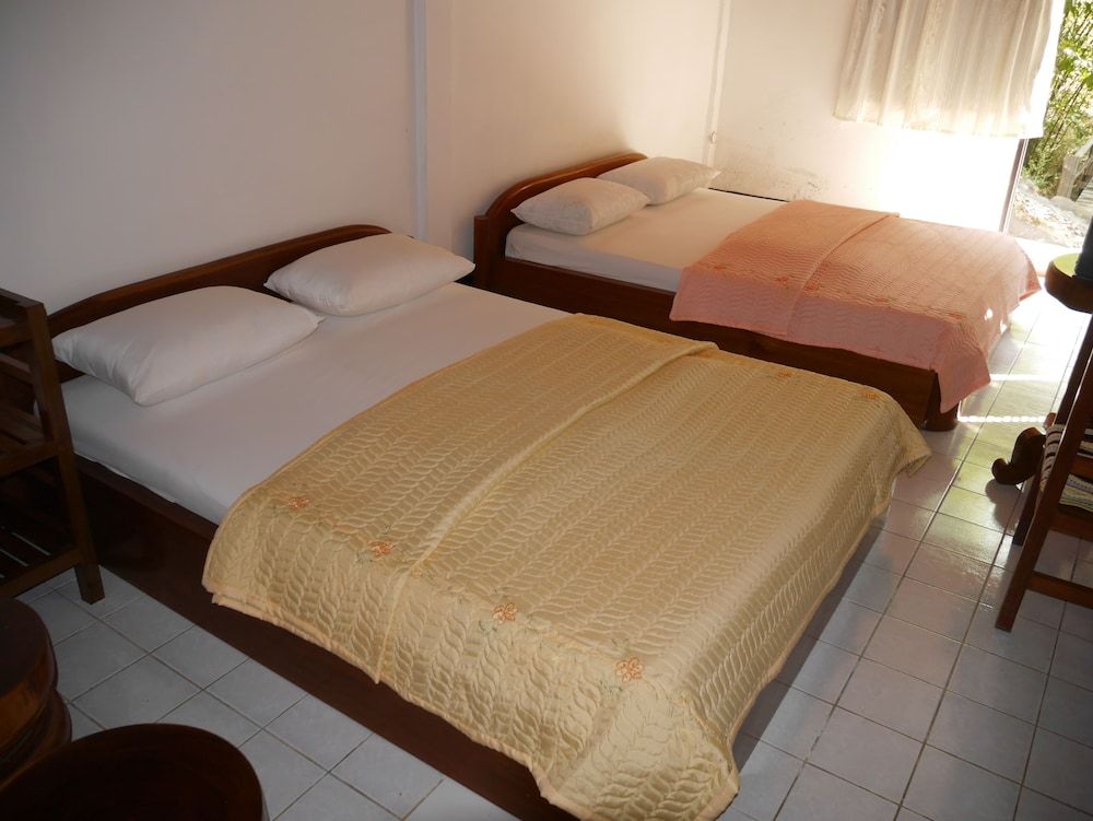 The Creek Garden Resort Huainamrin Bungalow 2