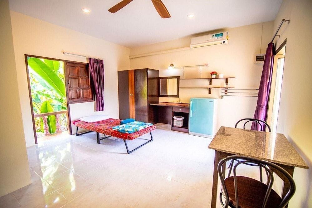 Muchshima House Family Room 2