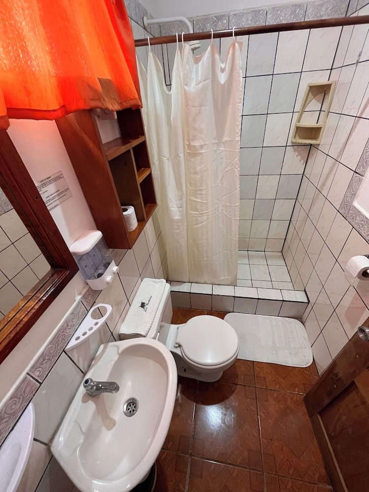 Hostal Las Gardenias Triple Room 4