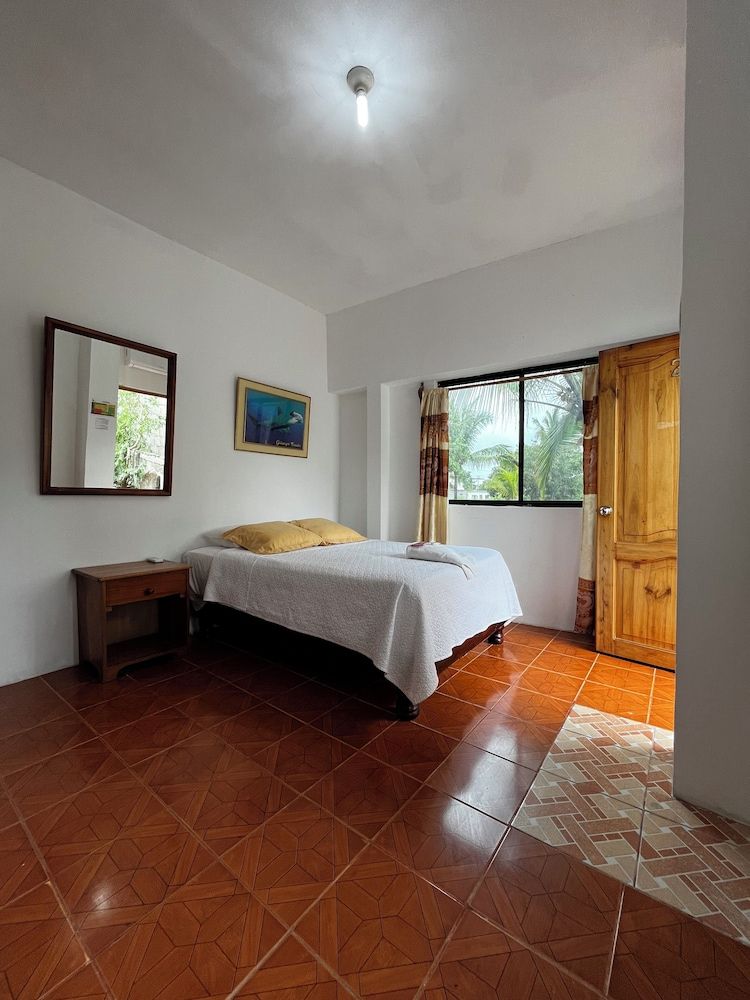 Hostal Las Gardenias Double Room, 1 Double Bed 4