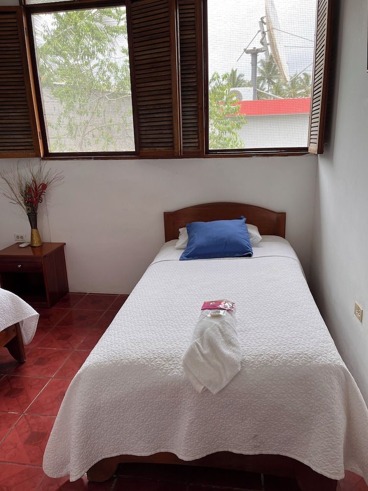 Hostal Las Gardenias Twin Room 2