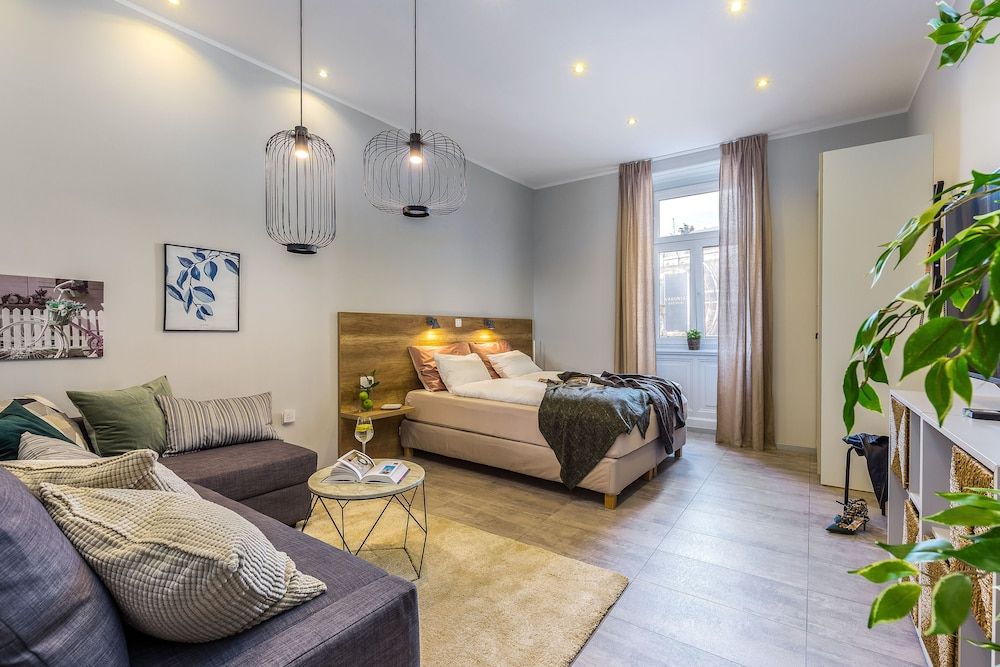 Number 1 Deluxe Apartments Deluxe Apartment, 1 Double Bed with Sofa bed (2) 7