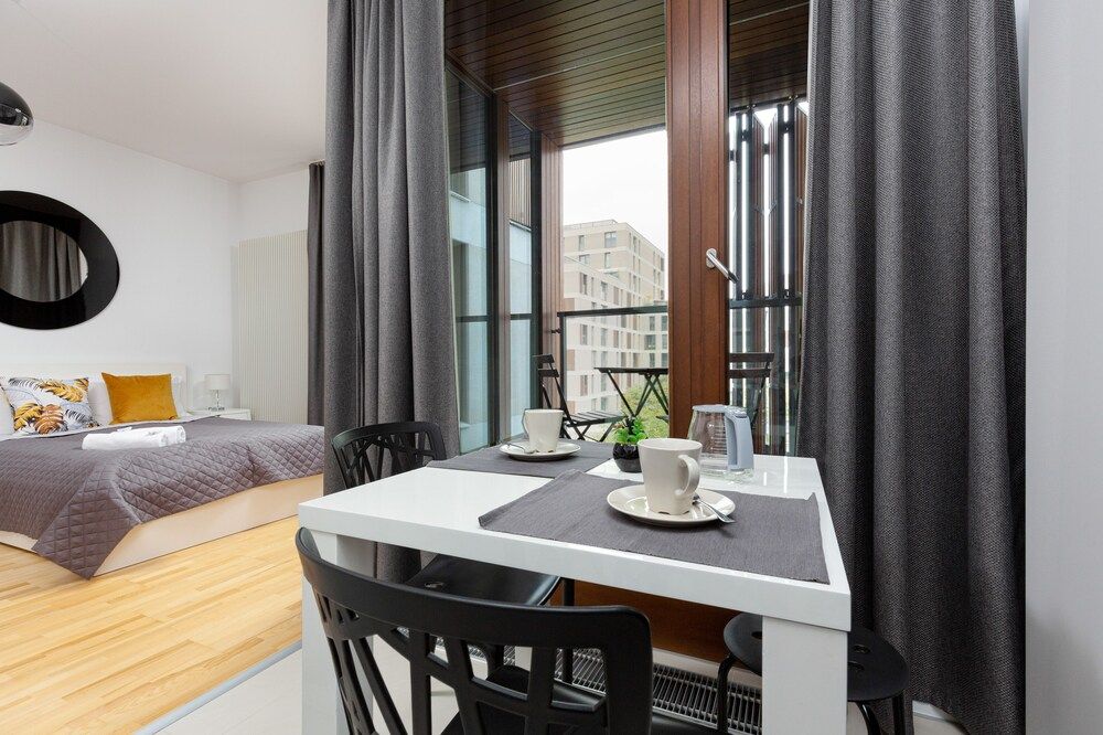 Studio Kolejowa Warsaw by Renters Studio, Balcony 16