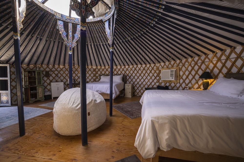 28 Palms Ranch Family Stargazing Yurt No.8 2