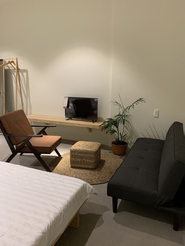 Chi Hieu Homestay Deluxe Quadruple Room 10