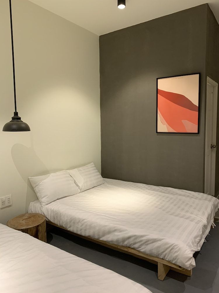 Chi Hieu Homestay Deluxe Quadruple Room 6