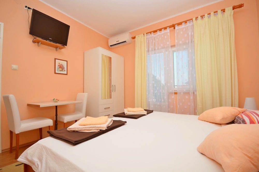 Apartment (A2)