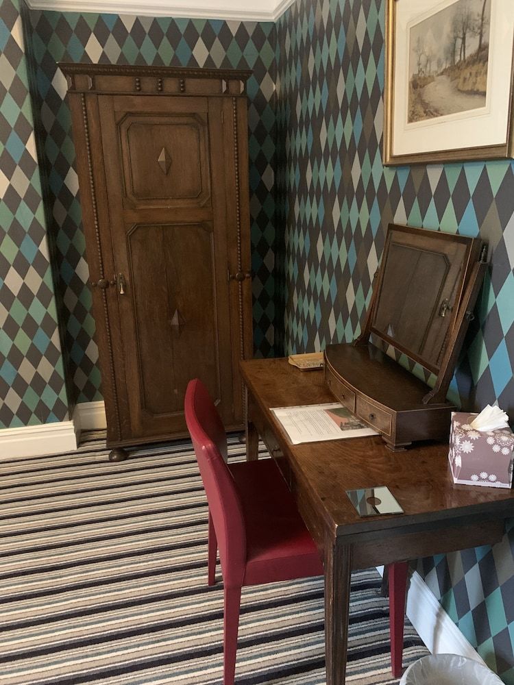 Aberley House Deluxe Double Room 8