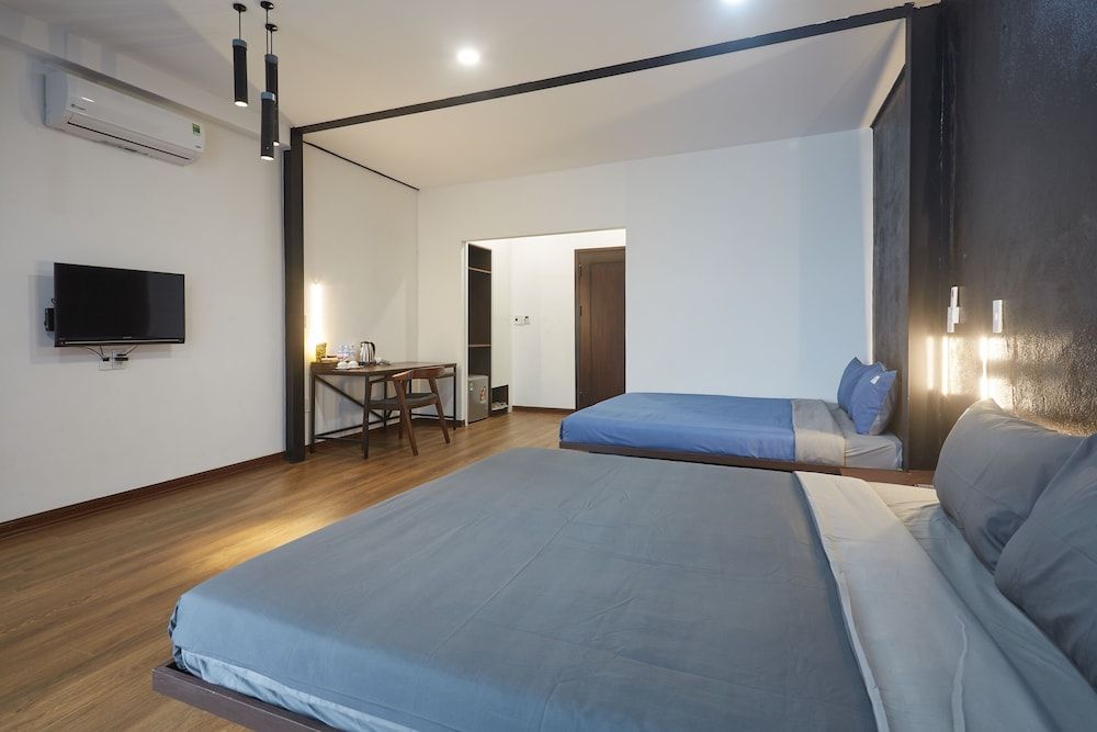 undefined The Garden Capsule Hotel 5