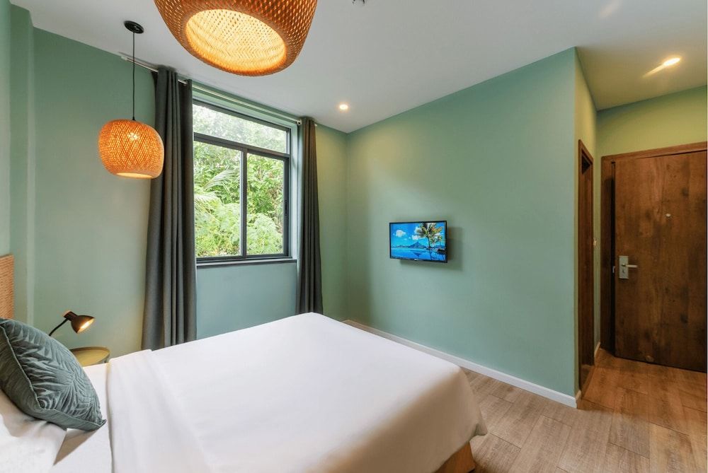Leaf Hotel Phu Quoc Superior Double Room 8