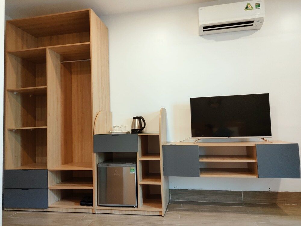 Enjoy Home Hotel & Apartment Deluxe Room, 1 King Bed, City View 3