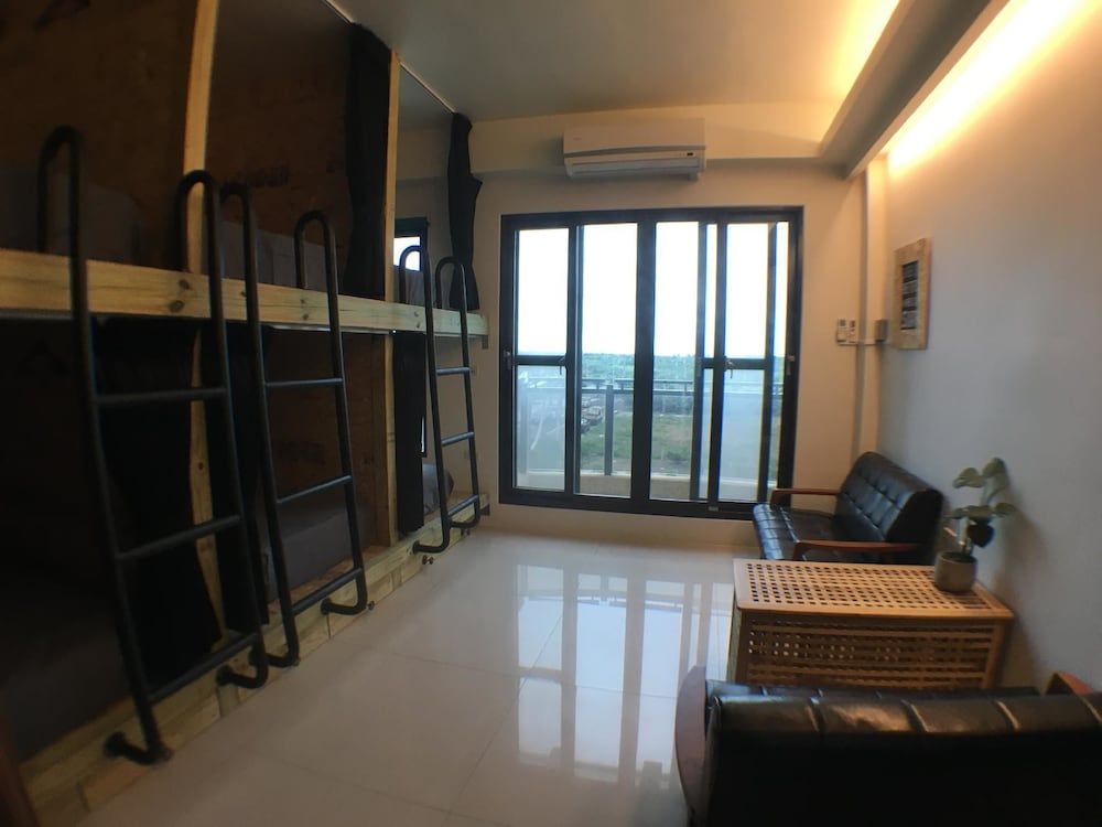 Wave Backpackers - Hostel Signature Shared Dormitory, Mixed Dorm, Shared Bathroom 8