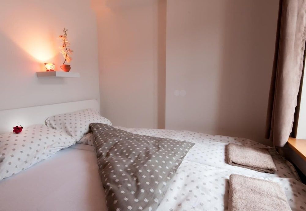 undefined Cube Central Rooms for 2 - Hostel 8