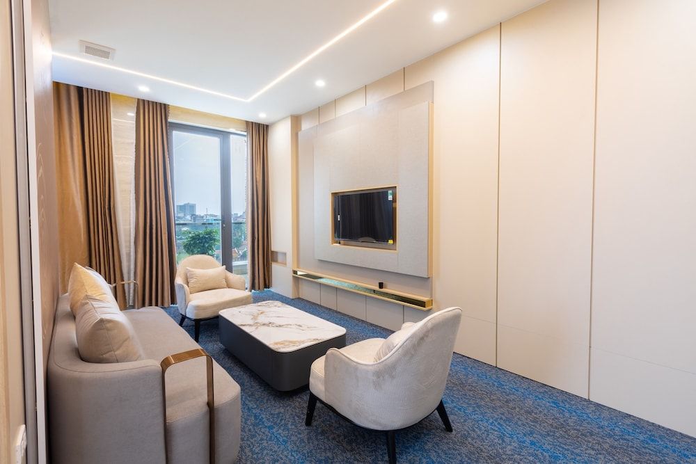 Sunshine Hotel Senior Double Room 6