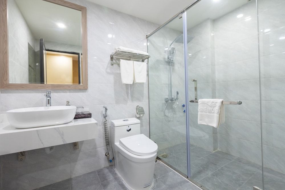 Sunshine Hotel Senior Double Room 5