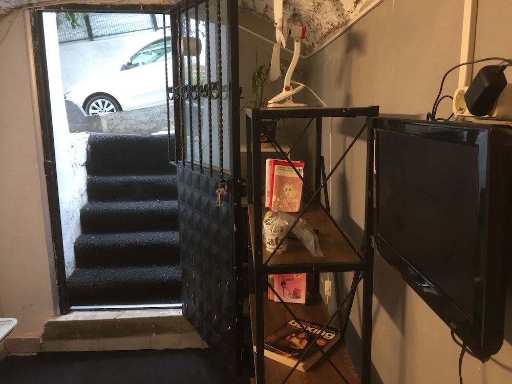 undefined Taxim V&V Apart 2