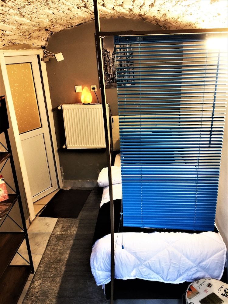 Taxim V&V Apart Economy Single Room 2