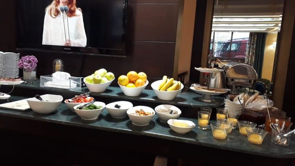 undefined Villa Queens 5