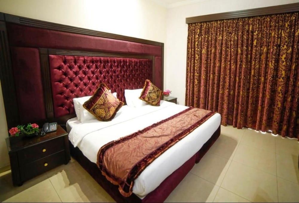 Villa Queens Standard Room 2