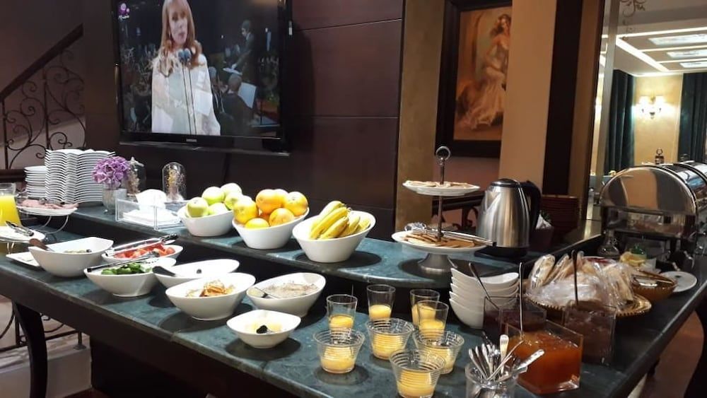 undefined Villa Queens 6