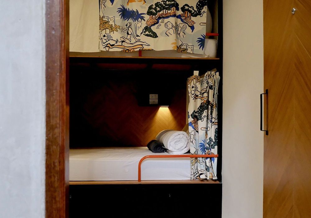 TAN Hostel x Cafe - Adults Only 4-Bed Mixed Dormitory 3