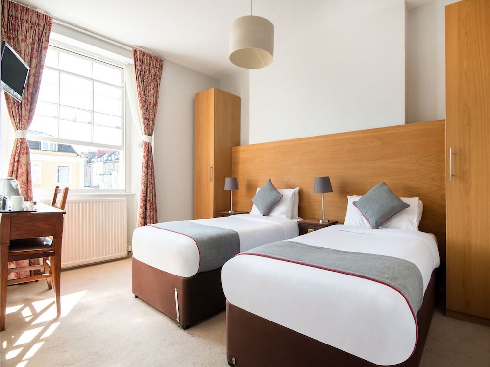 OYO the Regency, Clifton Bristol
