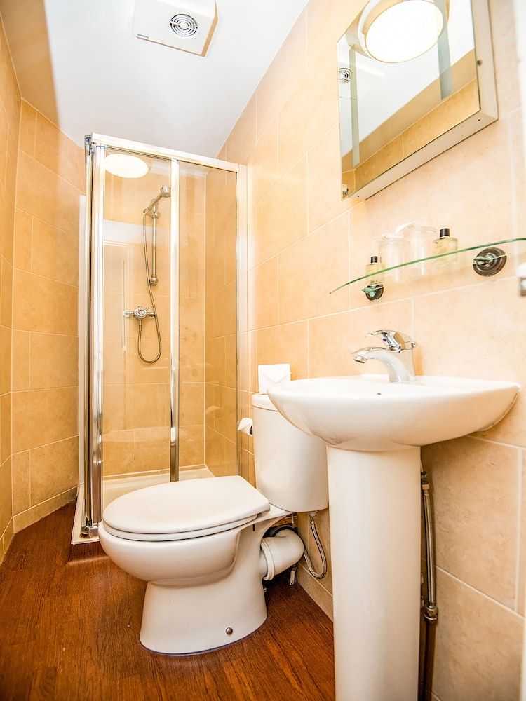 The Regency, Clifton Bristol Standard Double Room, 1 Double Bed 5