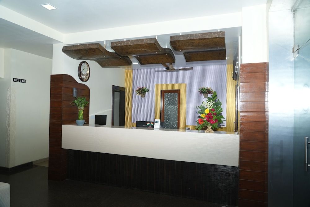 undefined Hotel Avon International 2