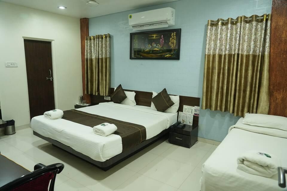 undefined Hotel Avon International 5