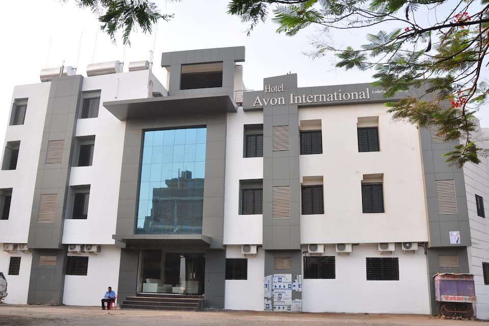 undefined Hotel Avon International 6
