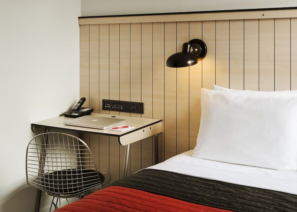 Pod 39 Room (Full Pod)