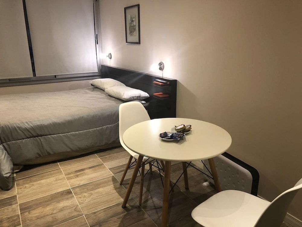 City Studio, 1 Queen Bed