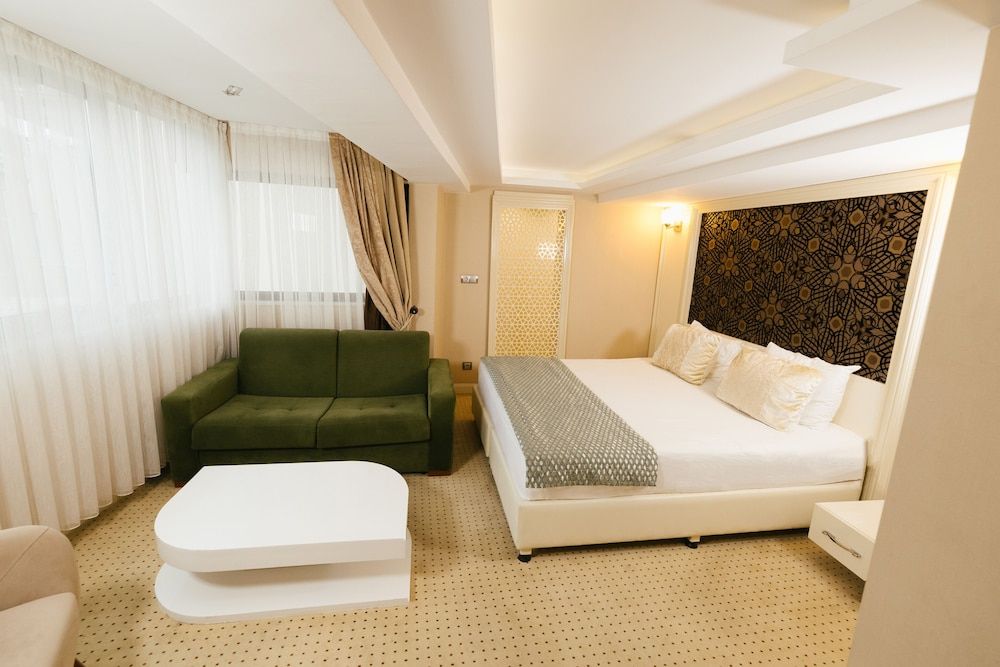 Anafarta Otel Family Room 3