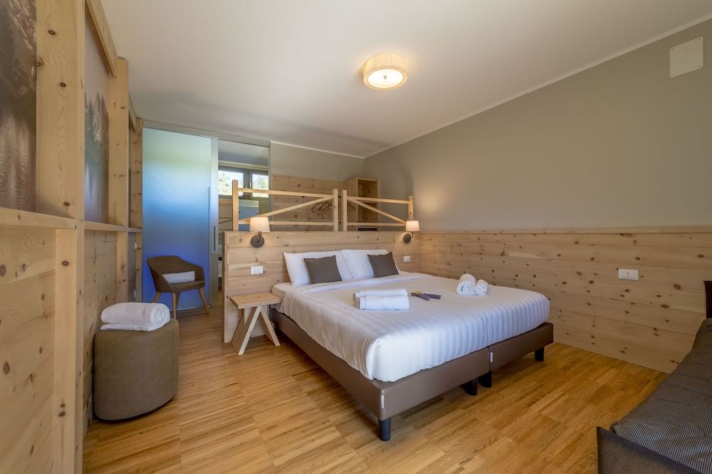 Junior Suite (Forest Essence)