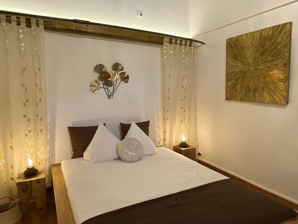Romantic Suite, Garden View (Pasquale)