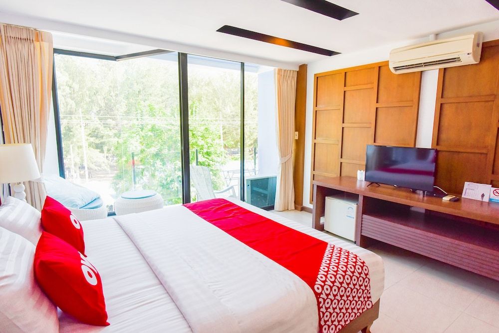 OYO 394 Nana Beach Cha Am Deluxe Double Room, Sea View 6